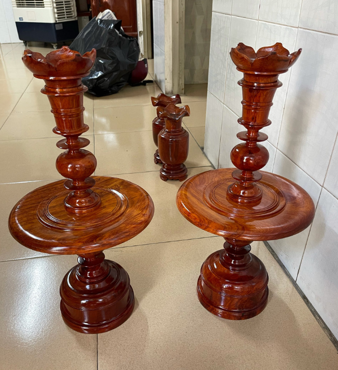 Chân Đèn Nến gỗ hương 60cm.png